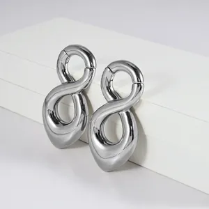 Boucles d'oreilles élégantes en acier inoxydable argenté en forme d'infini