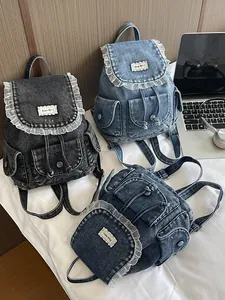 Zaino vintage in denim stile accademia per donna con pizzo delicato e chiusura a coulisse