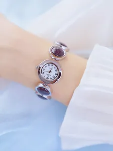 Detalle del reloj de mujer BS Bee Sister con pulsera de piedra de arena estelar
