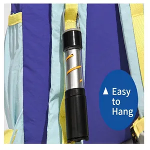 Detailansicht des Outdoor-Rucksacks mit Kordelzug und praktischem Aufhängegurt.