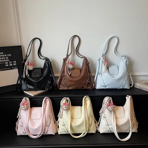 Donne Moda Zaino Casual Grande Capacità Tote Bag Pelle PU Borsa Scolastica Viaggio Daypack con Simpatico Ciondolo Orsetto