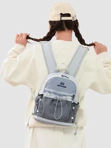 Sac à dos de randonnée léger gris et bleu élégant avec poches de rangement