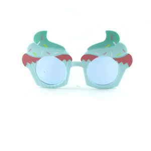 Süße minzgrüne Kinder Sonnenbrille in Cupcake Form für lustige Geburtstagspartys