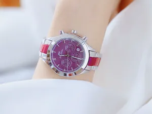 Primer plano del reloj BS Bee Sister para mujer con esfera morada y correa de acero