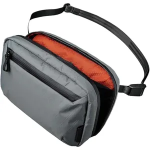 Bolso bandolera impermeable gris profesional con interior naranja para deportes al aire libre