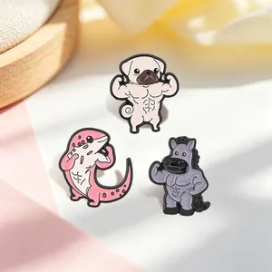 Lustige muskulöse Mops Pferd Axolotl Emaille-Pins für Rucksäcke von Fitnessfans.