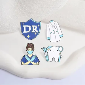 Lot de 4 épingles en émail médical avec blouse de docteur, dents et bouclier DR pour médecin