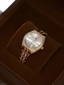 Elegante reloj dorado BS Bee Sister para mujer con bisel de brillantes en estuche