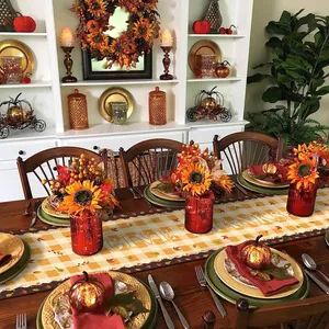 Runner da tavola autunnale con zucca foglia d'acero e testo Give Thanks decorazione festiva