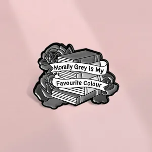 Broche en Émail Littéraire Rose Livre Morally Grey Badge de Citation en Alliage de Zinc Laqué pour Sac à Dos Vêtements