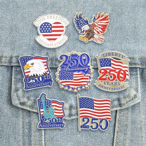 Sept pin's vintage en émail avec détails d'aigle royal et de la Statue de la Liberté