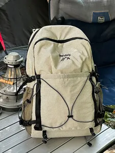 Sac à Dos de Randonnée en Plein Air Imperméable et Léger Motif à Carreaux Grande Capacité Sac de Camping pour Hommes Femmes Adolescents Sac à Dos de Voyage Décontracté