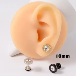 Gedetailleerde weergave van 10 mm roestvrijstalen oorknopjes met Grieks patroon