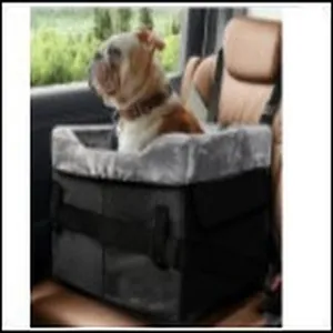 Vue détaillée du siège d'appoint de voiture noir pour chien avec doublure en peluche grise