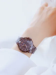 Reloj BS Bee Sister para mujer en acero inoxidable negro vista detallada en muñeca