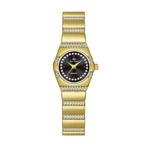 Klassiek goudkleurig dameshorloge met een strass-armband en een zwarte wijzerplaat