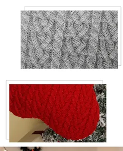 Vue macro détaillée montrant les motifs de maille torsadée sur les chaussettes de Noël