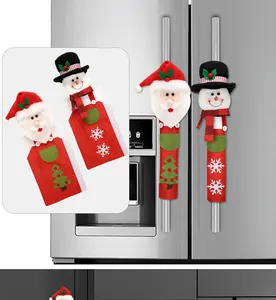 Kerst koelkast handgreephoezen met kerstman en sneeuwpop voor een gezellige keuken decor.