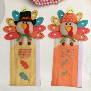 Set van twee Thanksgiving koelkast handvathoezen met kalkoen- en pompoenontwerp.