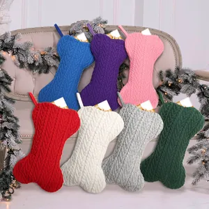 Chaussettes de Noël tricotées en forme d'os en sept couleurs pour déco festive