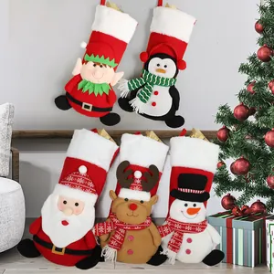 Set di 5 calze natalizie festive in 3D con Babbo Natale, renna e pupazzo di neve