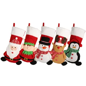 Set di 5 calze natalizie in peluche con Babbo Natale Pupazzo di neve Renna e Pinguino