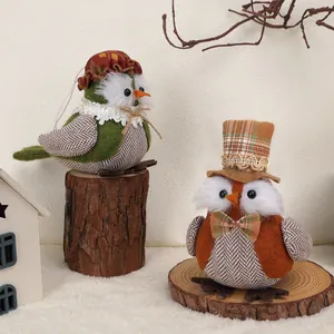 Figurines de hibou et d'oiseau faites à la main pour le décor de fête des récoltes