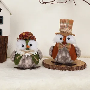 Deux figurines de chouette en peluche décoratives pour la récolte d'automne