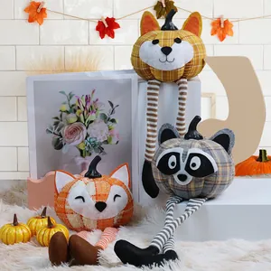 Poupées décoratives en peluche citrouille de Thanksgiving avec renard et raton laveur