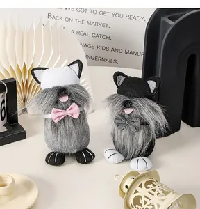 Dos adorables gnomos de peluche con orejas de gato para decoración de Pascua en el hogar