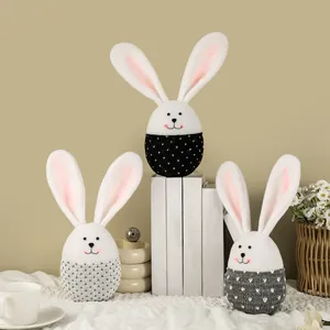 Lot de trois adorables ornements d'oeufs de lapin de Pâques en peluche pour la décoration
