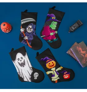 Set di quattro calze decorative per Halloween con stampe di fantasmi e streghe regalo.