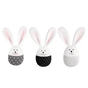 Lot de trois décorations d'œufs de lapin de Pâques avec de longues oreilles en peluche douces