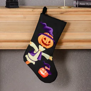 Calza decorativa nera di Halloween con stampa spaventapasseri zucca per sacchetto regalo