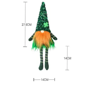St. Patrick's Day Wichtel Plüschpuppe mit grünem Paillettenhut und 27,5cm Höhe