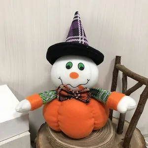 Adorable muñeco de peluche de calabaza de Halloween con sombrero de mago decoración