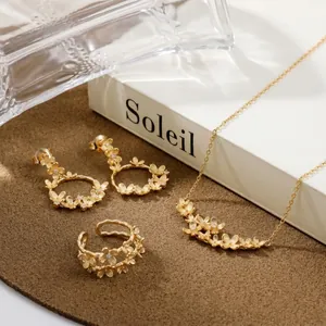 Exquisites S925 vergoldetes Osmanthus-Schmuckset mit Halskette, Ohrringen und Ring.