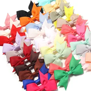 Bunte Ripsband-Schwalbenschwanz-Schleifen für Haarschmuck und DIY-Bastelprojekte aller Art.