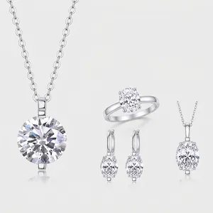 Elegante set di gioielli in argento s925 con collana, anello e orecchini a perno