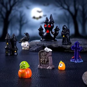 Set de figurines miniatures d'Halloween avec château, corbeau et crâne pour décoration
