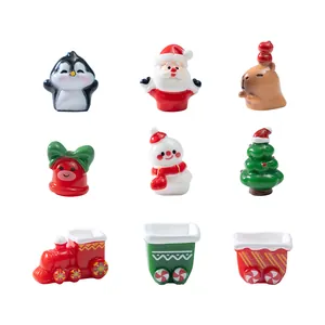 Collezione di figurine natalizie in miniatura in resina con treno e pupazzo di neve