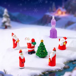 Set mit süßen Miniatur-Weihnachtsmann- und Weihnachtsbaumfiguren für DIY Winterlandschaft Dekor