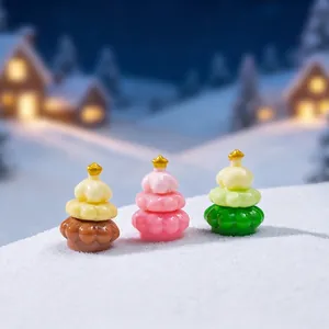 Set de mini árboles de Navidad de resina para decoración de micro paisajes invernales.