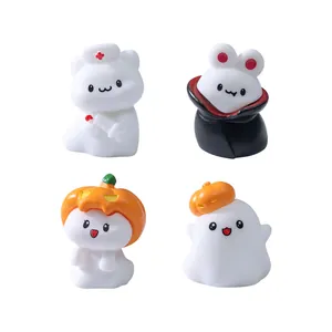 Lot de quatre figurines fantômes d'Halloween avec thèmes citrouille et vampire pour déco