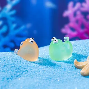 Due miniature di pesci fluorescenti per la decorazione di acquari e micro paesaggi