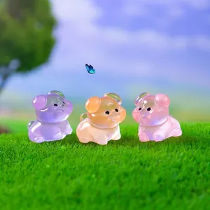 Drei farbenfrohe leuchtende Mini-Mops-Figuren aus Harz für DIY-Mikrolandschaftsdekoration