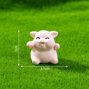 Macro view of a cute pink pig ornament with detailed size markings of 3cm height and 3.1cm width.