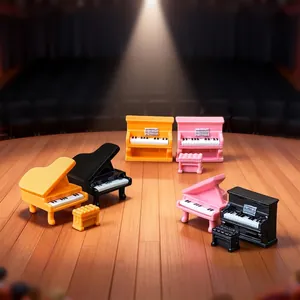 Miniatura Strumento Musicale in Resina Ornamento Accessorio Decorazione Casa delle Bambole Pianoforte Chitarra per DIY Micro Paesaggio