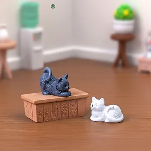 Figuritas de gatos en miniatura pintadas a mano con caja de madera para casa de muñecas