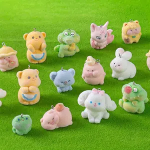 Niedliche beflockte Mini-Tierfiguren für DIY-Schlüsselanhänger und Wohndekorationszubehör